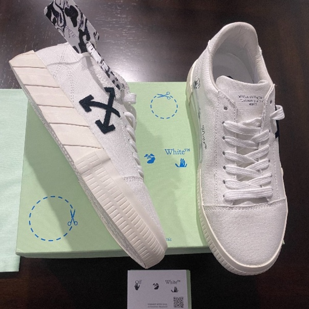 OFF WHITE Low vulcanized shoes